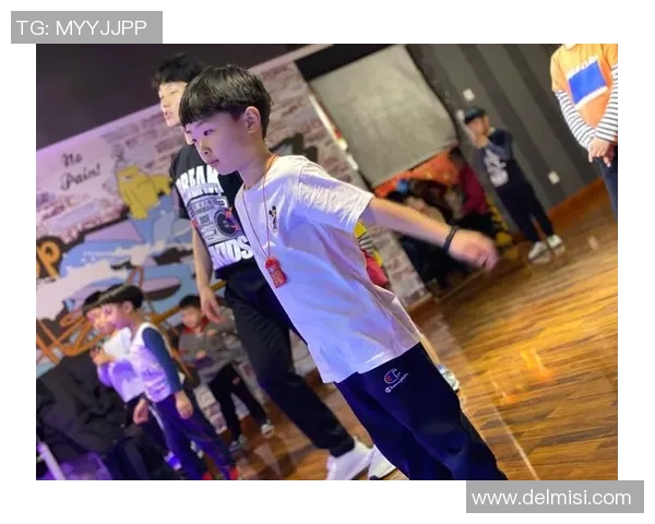 街舞热潮来袭探秘杭州街舞队的飞速成长与精彩表演 街舞热潮来袭探秘杭州街舞队的飞速成长与精彩表演